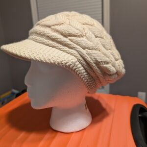 Cream Cable Knit Women's Cap